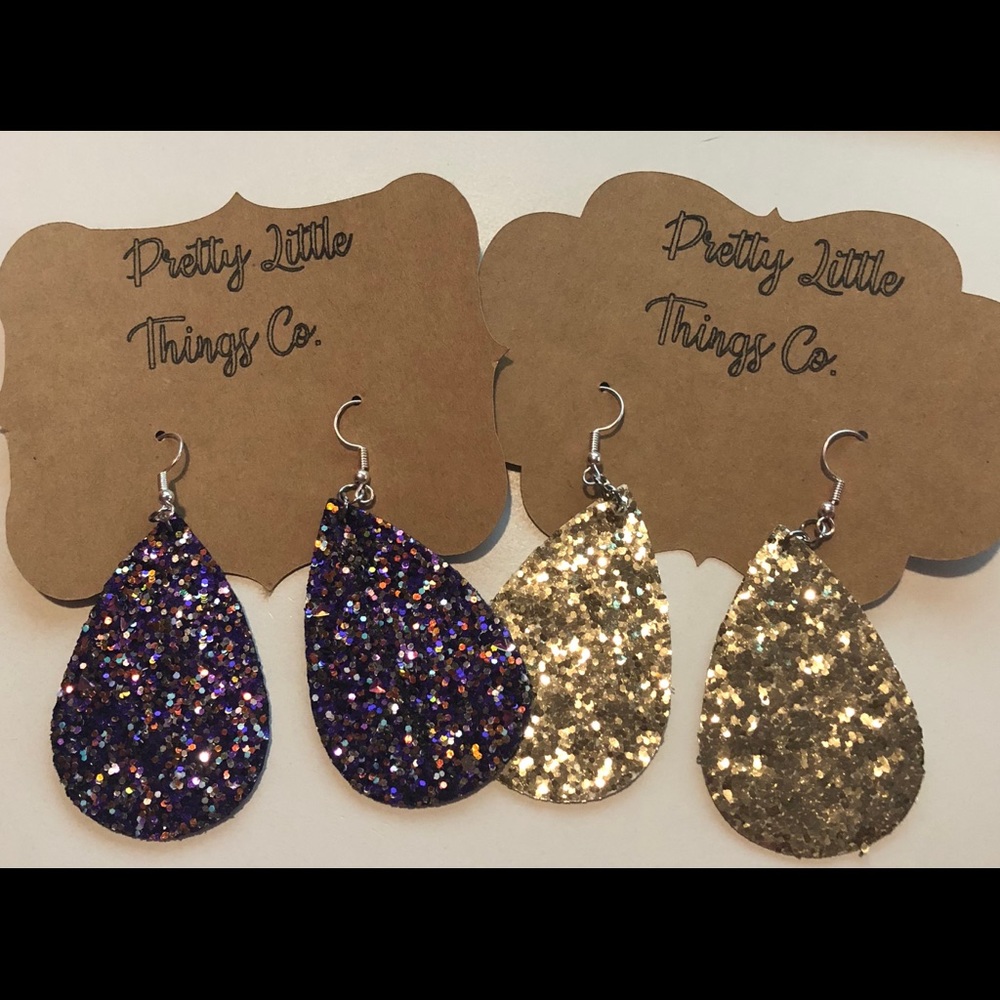 Teardrop glitter earrings